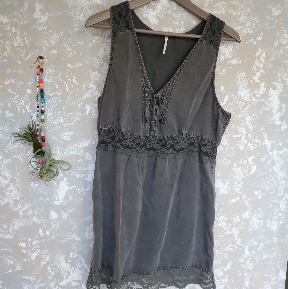 Free People Denim V neck Grey Lace button dress sleeveless jumper mini Medium.